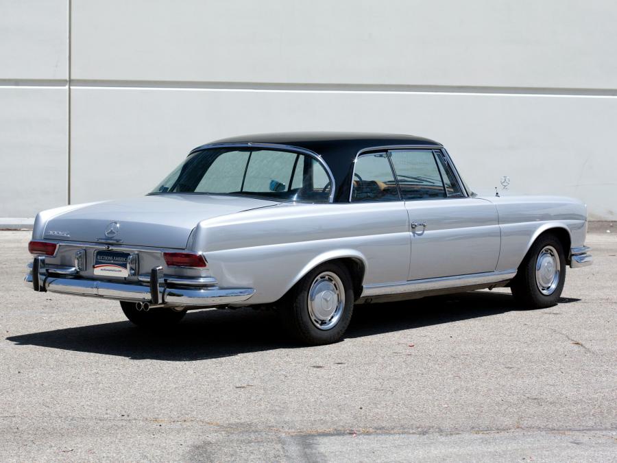  Mercedes-Benz 300 SE Coupe 1962 года  (фото 13 из 13)
